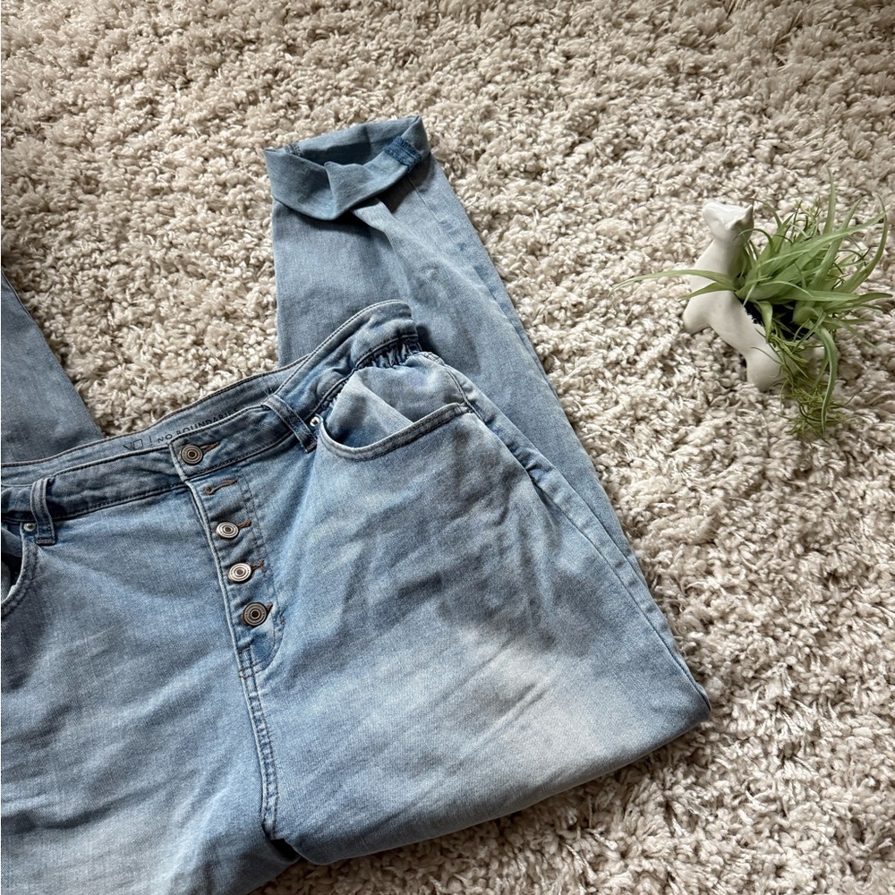 Blue no boundaries cute high rise high waisted denim mom jeans